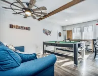 4 Seasons Wisp - Ski In/Ski Out Townhome with Lake Access, Hot Tub