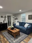 Unwind@839 says it all! Charming cottage in Lodi, a wine country destination.