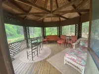 Private setting in the woods on the Rifle River.  8 mi from Dream &Nightmare - WiFi