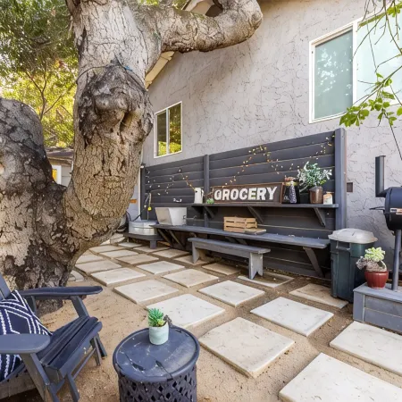 The B’s Hive Cottage