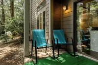 Walking Distance to Ski Slopes! Cozy Condo that sleeps 4! - 부티크
