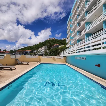 Luxury Oceanfront Studio • Stunning Views • Pool • Balcony + Free Parking