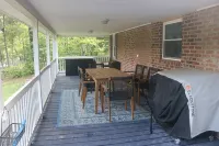 Charming 3-bedroom house on the lake in gorgeous Denver, NC - 民泊