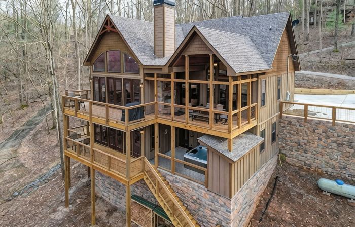 Riverfront Cabin! Hot Tub, Bar, & Fireplace; Family Friendly; Fire Pit
