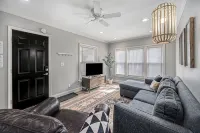 Updated Modern & Spacious 2 bed Apartment Near Everything!