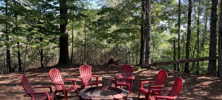 Cozy Coosawattee Cabin on Top of Eagle Mountain with Hot Tub, Fire Pit and Fun!! Отели в г. Гилмер