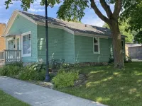 Adorable cottage with modern style , we welcome you to your temporary home! - Boutique