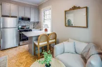 Cozy 1-bedroom Apartment Steps from Park Ave with AC, WiFi - 4 estrellas