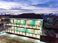 Top floor upscale contemporary space with great views and great location - 4 stjerner