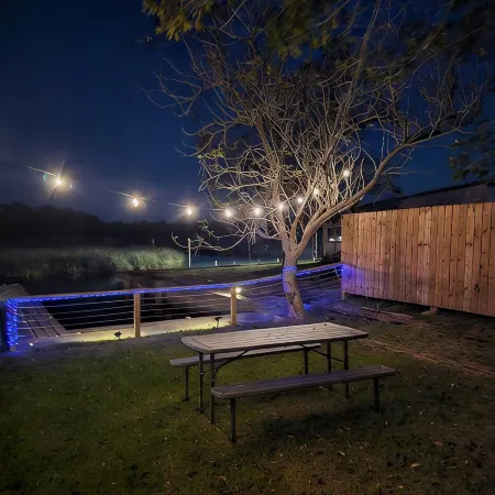 HotTub/Fish/RIVER FRONT/DOGS/SUMMER POOL.RIGHT BY GULF AND BEACHES. BRING BOAT!