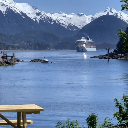 Sitka Oceanfront  Two-Story Townhome- 3Bedroom/ 2.5 Bath