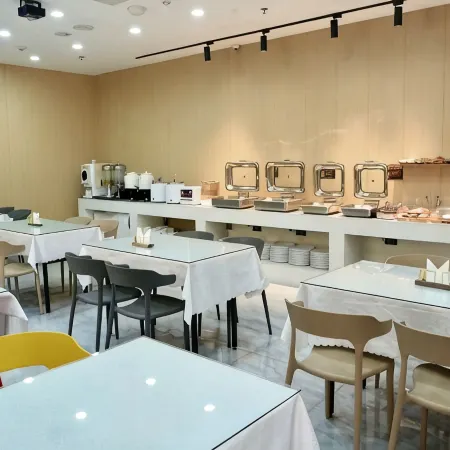 Aifeel Hotel Linjiang Municipal Government Jiangxin Island Park Branch Hotels in Linjiang