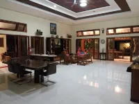 Hotel & Villa Bukit Indah Saumlaki By LeGreen - Homestays
