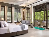 Rompin Rainforest Lodge 롬핀 호텔