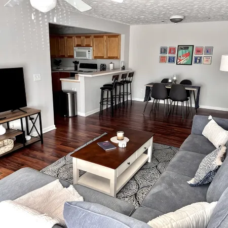 4 Bed 4 Bath Condo Near Campus!