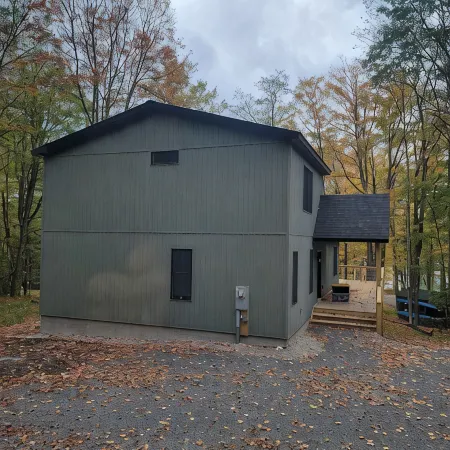 Clover House at Alpine Lake with pool access.