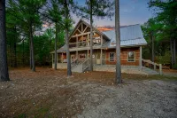 Trophy Buck Lodge - 5 bedroom + 5 ensuite bath Luxury Cabin - Centrally Located - Balkoner