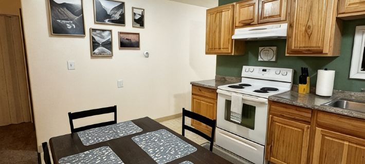 Cozy 2-bedroom with WiFi, Aurora viewing, central location in Fairbanks Hotels in Fairbanks