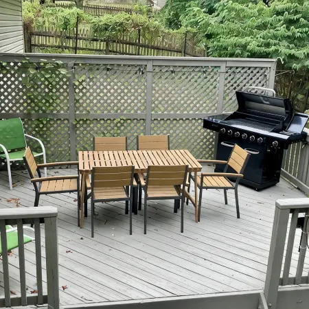 Wooded Hillside Retreat in Waldorf, MD - Top 10% and Guest favorite elsewhere