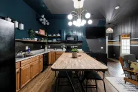 The PanAm Flat - 2bed/2bath next to hospitals & Scott AFB