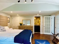 5 star 1,550 SF - The Gale Force Farmhouse at Telegraph Hill - Modern, Renovated - 4-Star