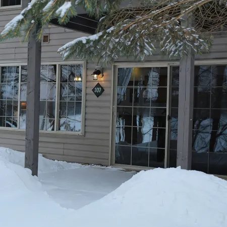 Lazy Bear Lodge on snow/UTV trails and lake