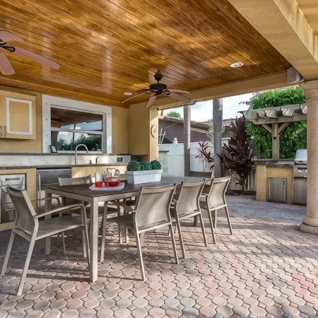 Palm Villa: New Remodel / Waterfront / Salt Water Pool!