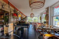 Geulzicht Hotel - Homestays