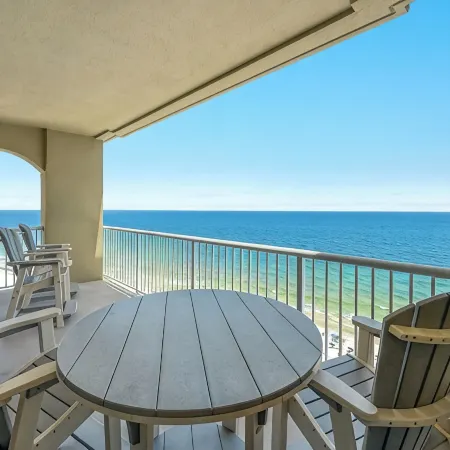 Spacious, luxury condo on the water, with a beautiful view, conveniently located