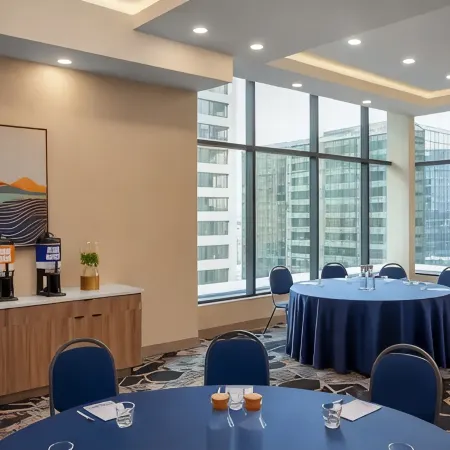 Hampton Inn By Hilton Calgary Downtown