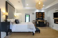 Escape WithInn-Relaxation Centrally Located to Beaches and Walkable Restaurants - 4-Star