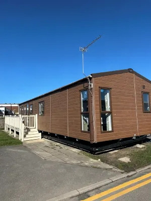 Abi Beaumont Caravan from 2022 - piscine