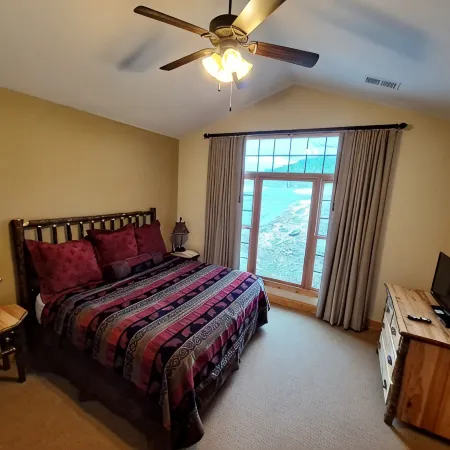 3A - Comfortable Wooded Setting