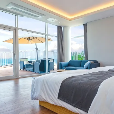 Yeosu Marine Terrace Poolvilla