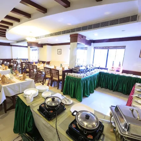 Hotel Fort Queen Отели рядом с достопримечательностью «Синагога Пардеси»