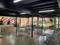 Mumma's Hostel Cairns Hotels near محطة كيرنس المركزية