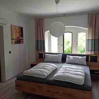 Newly renovated apartment directly at the S-Bahn Hoffenheim 90 sqm Rooms