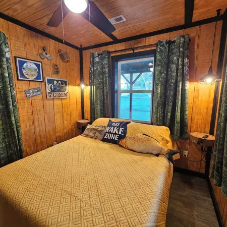 Authentic Cabin 5 Miles to Gsmnp & Cades Cove. Great Views. Easy Roads & Access