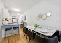 3Br 3Ba • NY Charm Modern Luxe • Sleeps to 12 • Min to NYC • Free Parking Permit