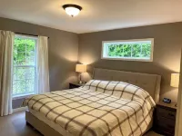 Peaceful Maine Home with Mountain Views Hotéis em Kingfield