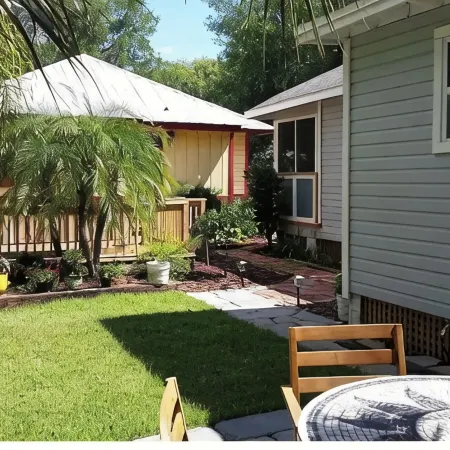 Casa Lola Downtown Cottage