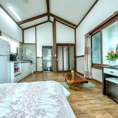 Seogwipo Myeong House Pension Hotels near Cocomong Eco-Park