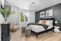 Gatsby Hideaway:  Boutique stay less than a mile to Lambeau Field - 3-Star