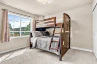 Retro Arcade Paradise! 4Br Luxury Home, Hot Tub, Sauna, Putting Green & Fire Pit - 4-Star