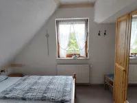 Sunny vacation home with separate entrance Hotels in Schortens