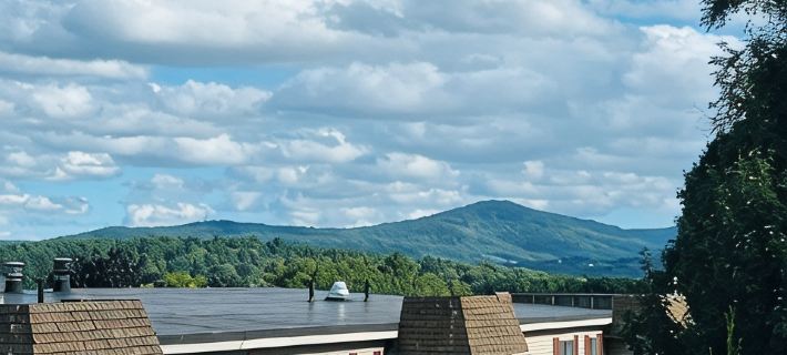 Lake Winnipesaukee, Weirs Beach! Hotels in Laconia