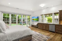 Montecito Beach House w/Hot Tub & Cold Plunge - Walk to Beach and Restaraunts