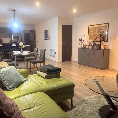 Modern Bradford City Apartment Steps from Stadium and Train Station