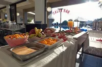 Hillside Studios & Apartments - breakfast