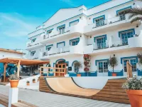 Malacuna Peniche Hotels in Ferrel